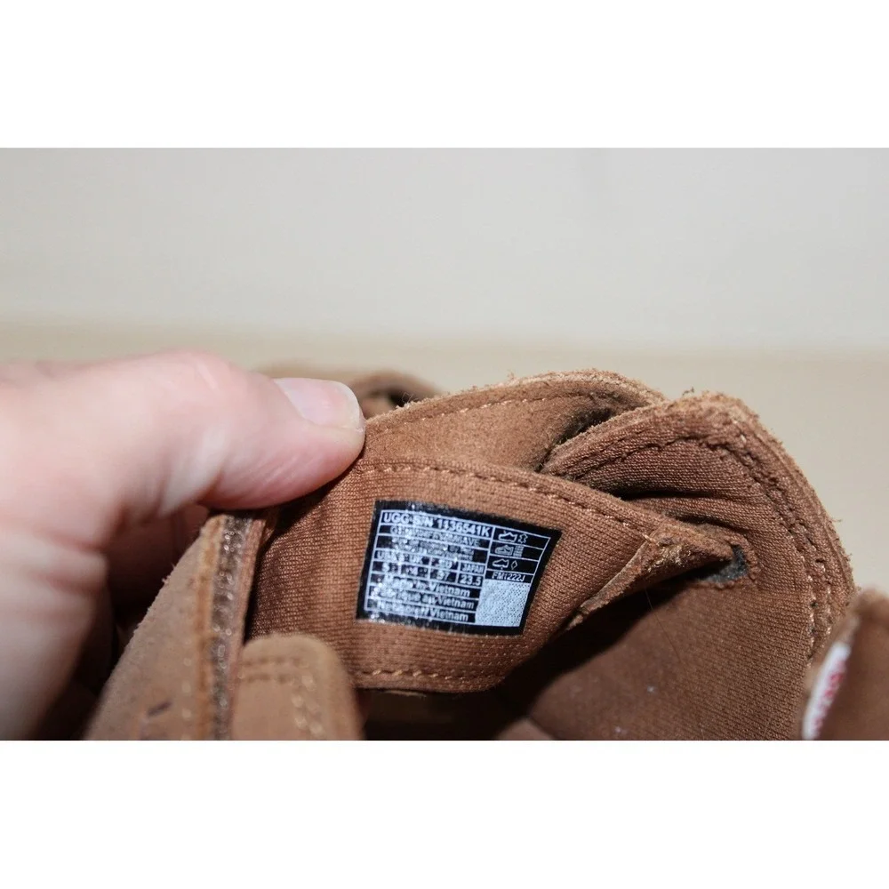 UGG‎ Goldenstar Heritage Sandal Kids Size 5 Brown Chestnut Suede Good 1136541K